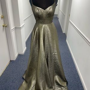 LA FEMME PROM DRESS GOLD NWT NEVER WORN